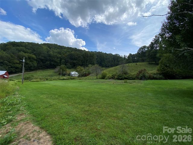 111 Hensley Branch Road, Burnsville, NC 28714