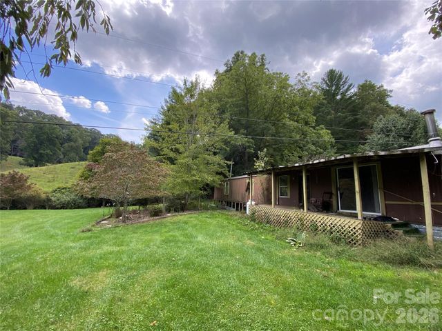 111 Hensley Branch Road, Burnsville, NC 28714
