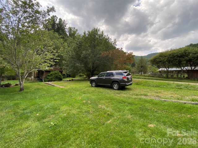 111 Hensley Branch Road, Burnsville, NC 28714