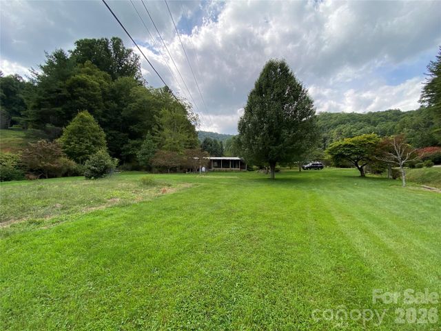 111 Hensley Branch Road, Burnsville, NC 28714
