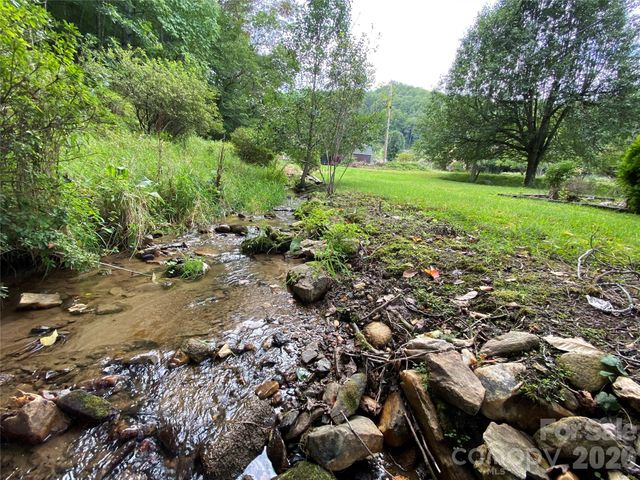 111 Hensley Branch Road, Burnsville, NC 28714