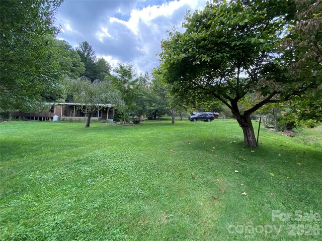 111 Hensley Branch Road, Burnsville, NC 28714