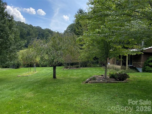 111 Hensley Branch Road, Burnsville, NC 28714