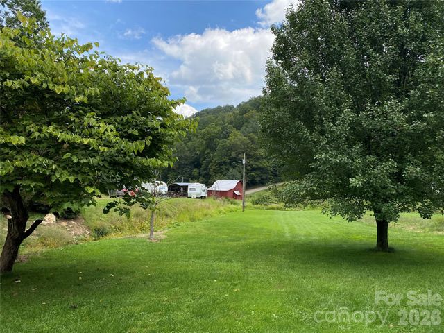 111 Hensley Branch Road, Burnsville, NC 28714