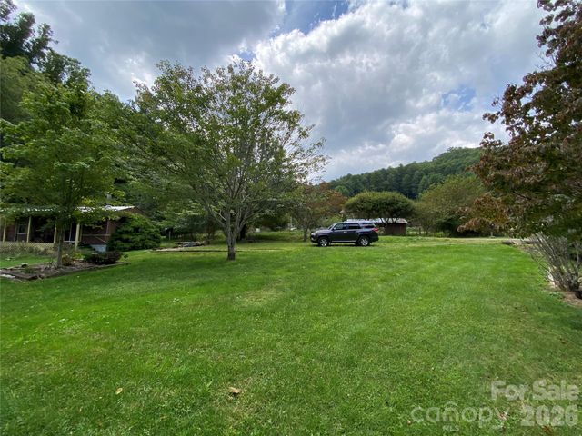 111 Hensley Branch Road, Burnsville, NC 28714
