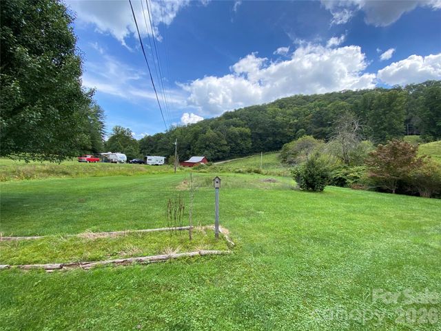 111 Hensley Branch Road, Burnsville, NC 28714