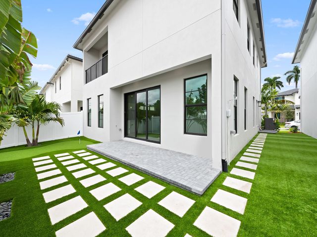 1421 SW 23rd Court, Fort Lauderdale, FL 33315