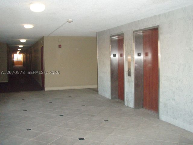 6980 NW 186th St 3-522, Hialeah, FL 33015