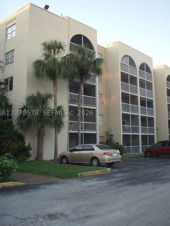 6980 NW 186th St 3-522, Hialeah, FL 33015