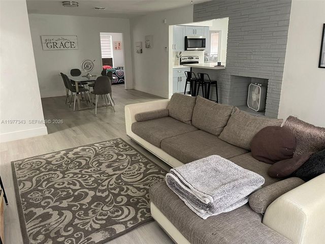 230 NE 2nd Pl, Dania Beach, FL 33004