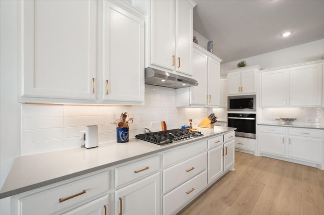 4550 Night Hawk Trail, Waxahachie, TX 75165
