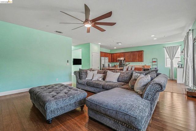 618 Poplar Ct, Oakley, CA 94561