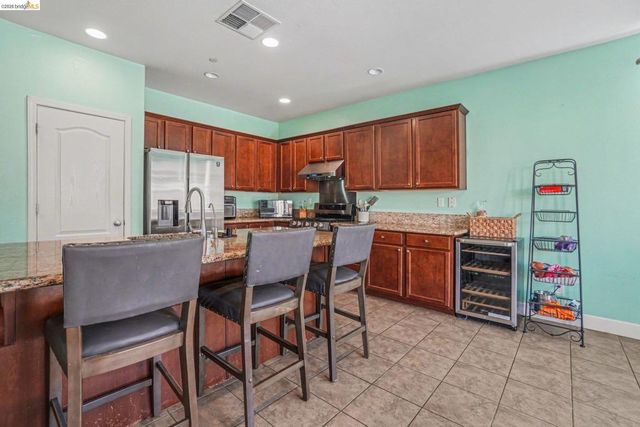 618 Poplar Ct, Oakley, CA 94561