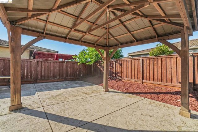 618 Poplar Ct, Oakley, CA 94561