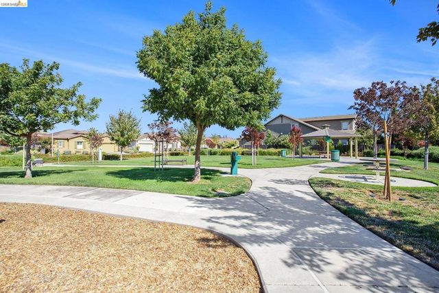 618 Poplar Ct, Oakley, CA 94561