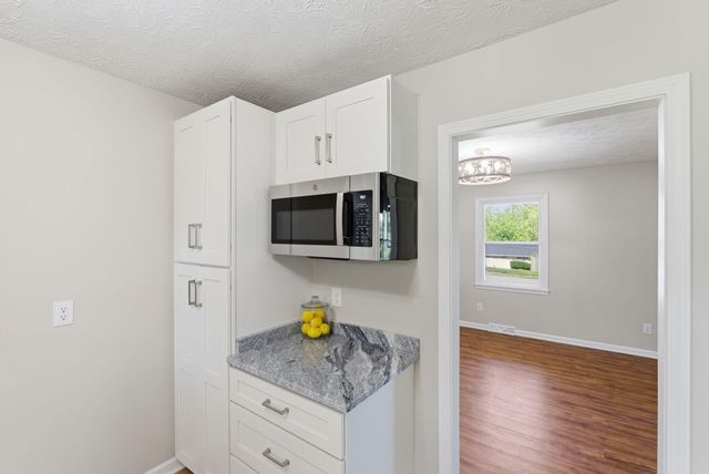 105 Robin Road, Nicholasville, KY 40356