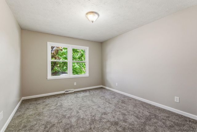 105 Robin Road, Nicholasville, KY 40356