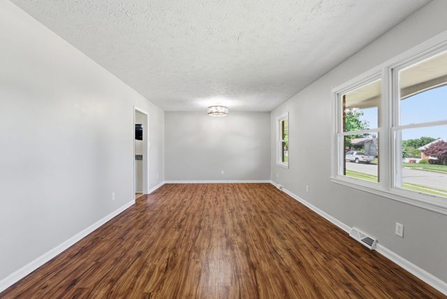105 Robin Road, Nicholasville, KY 40356
