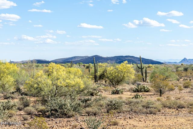 4913 W MAGELLAN Drive, New River, AZ 85087