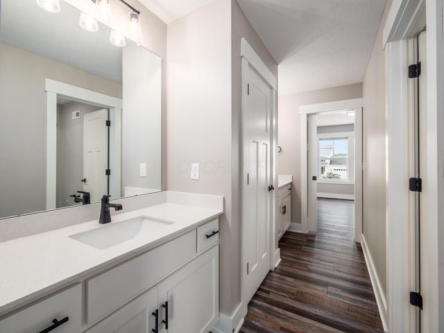 2338 Jaxton Court, Lewis Center, OH 43035