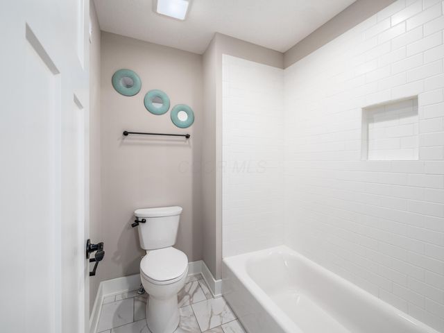 2338 Jaxton Court, Lewis Center, OH 43035