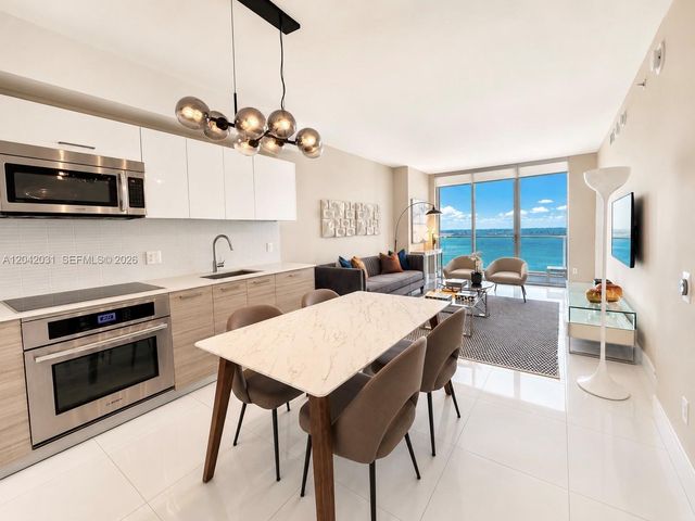 1300 Brickell Bay Dr 2307, Miami, FL 33131