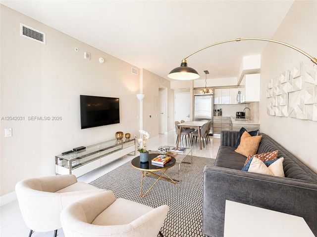 1300 Brickell Bay Dr 2307, Miami, FL 33131