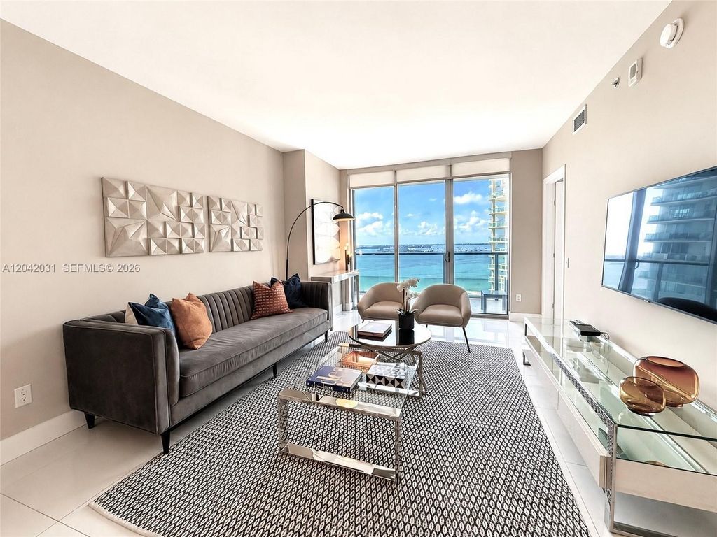 1300 Brickell Bay Dr 2307, Miami, FL 33131