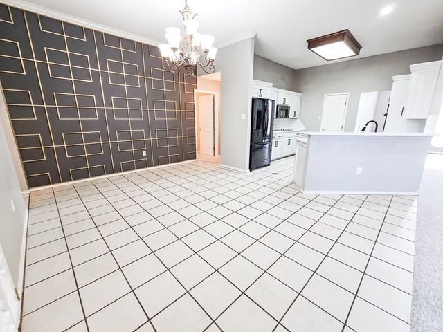 4801 Whitman Dr, Midland, TX 79705