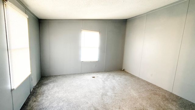 928 W SUMMEY ST, Haysville, KS 67060