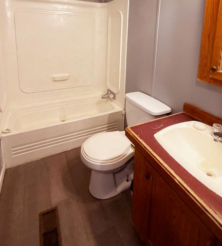 928 W SUMMEY ST, Haysville, KS 67060