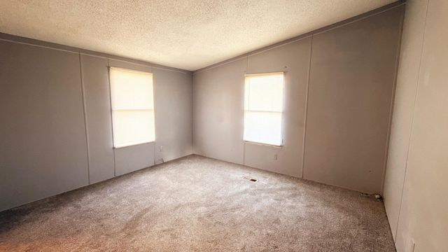 928 W SUMMEY ST, Haysville, KS 67060