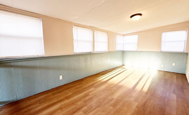 928 W SUMMEY ST, Haysville, KS 67060