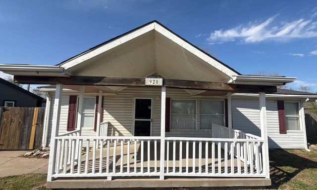 928 W SUMMEY ST, Haysville, KS 67060