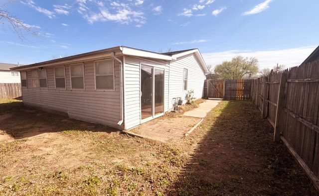 928 W SUMMEY ST, Haysville, KS 67060