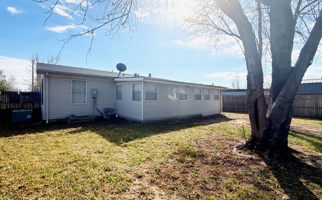 928 W SUMMEY ST, Haysville, KS 67060