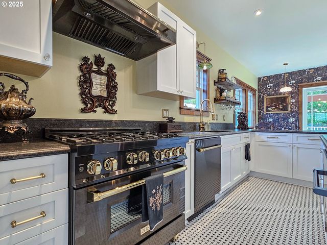 4725 Ne 22ND Ave, Portland, OR 97211