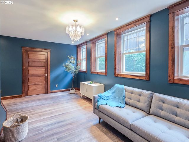 4725 Ne 22ND Ave, Portland, OR 97211