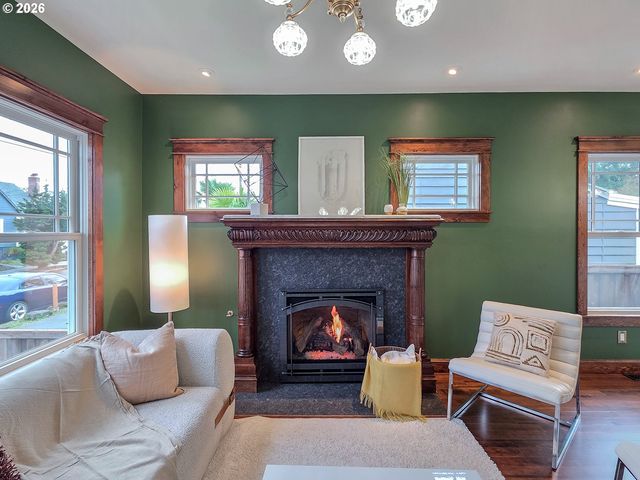 4725 Ne 22ND Ave, Portland, OR 97211