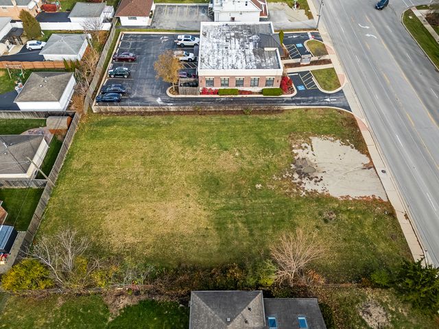 3918 N CASS Avenue, Westmont, IL 60559