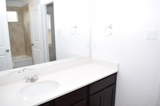 5808 Bianca DR, Round Rock, TX 78665