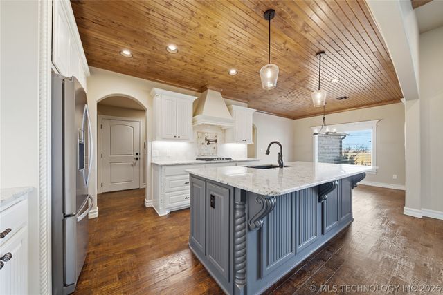 4613 E 177th Place S, Bixby, OK 74037