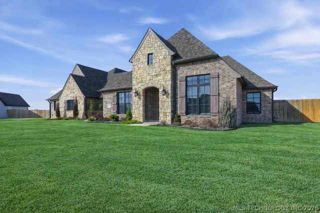 4613 E 177th Place S, Bixby, OK 74037