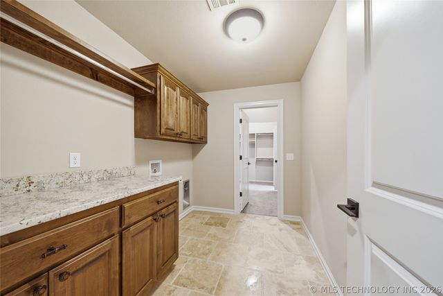 4613 E 177th Place S, Bixby, OK 74037