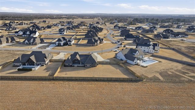 4613 E 177th Place S, Bixby, OK 74037