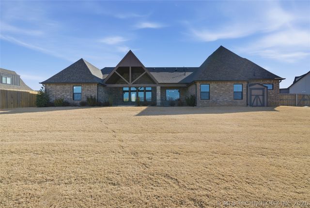 4613 E 177th Place S, Bixby, OK 74037