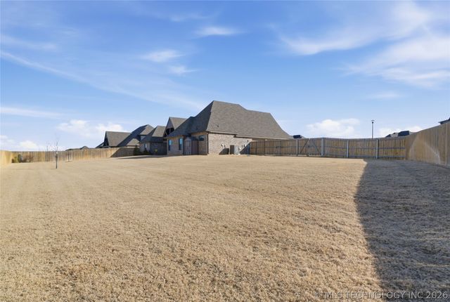 4613 E 177th Place S, Bixby, OK 74037
