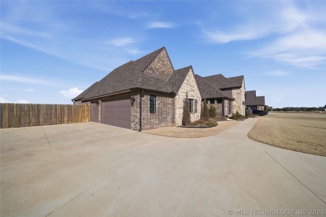 4613 E 177th Place S, Bixby, OK 74037