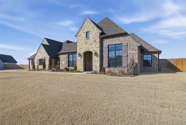 4613 E 177th Place S, Bixby, OK 74037