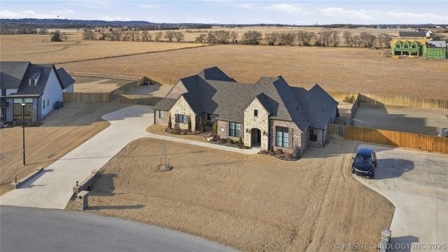 4613 E 177th Place S, Bixby, OK 74037